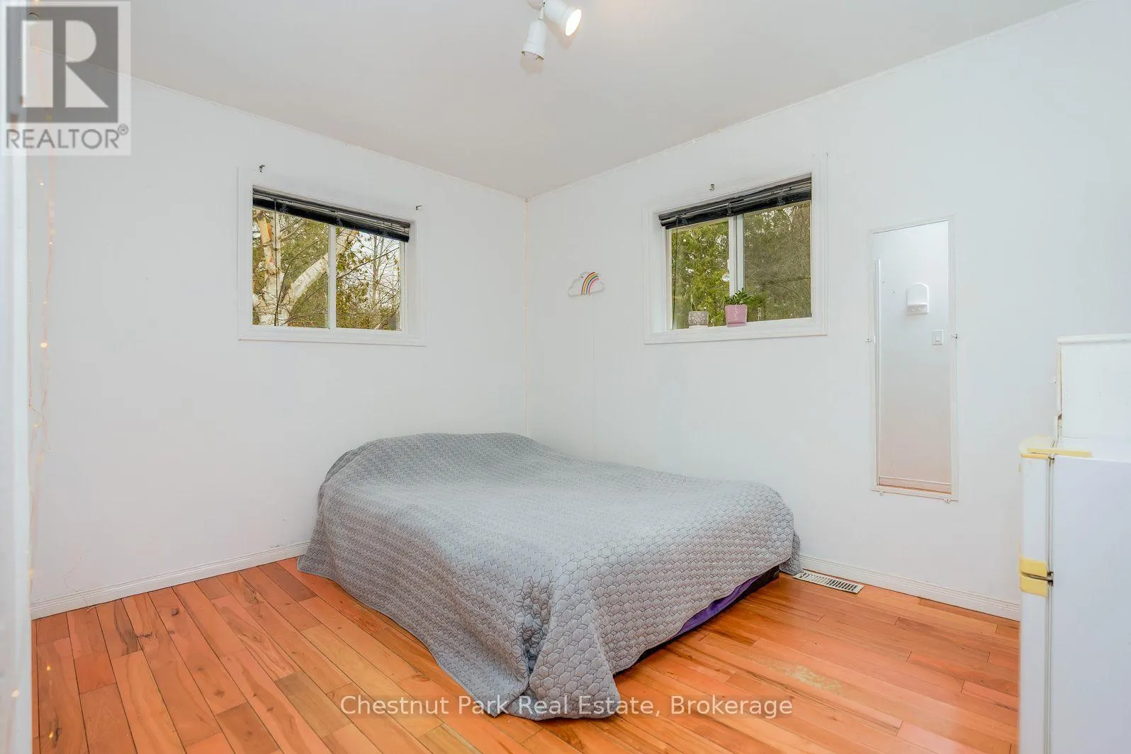 4 PARKSIDE AVENUE