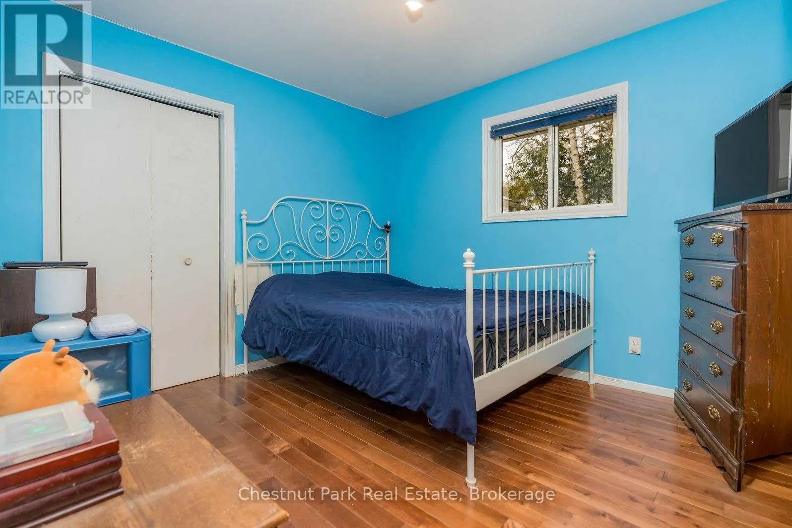4 PARKSIDE AVENUE