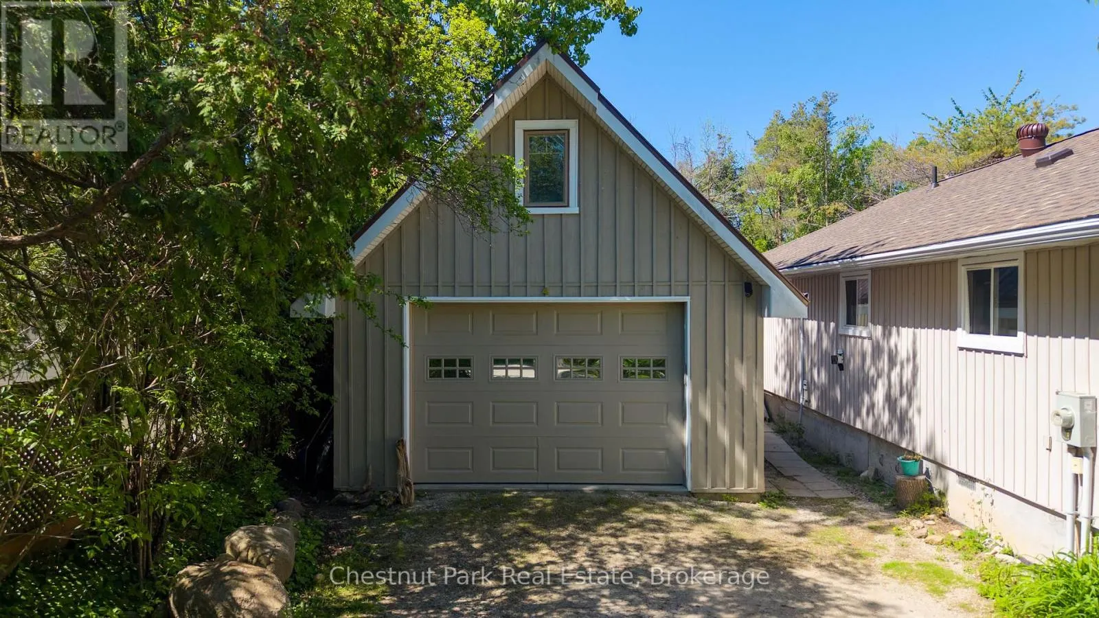 4 PARKSIDE AVENUE