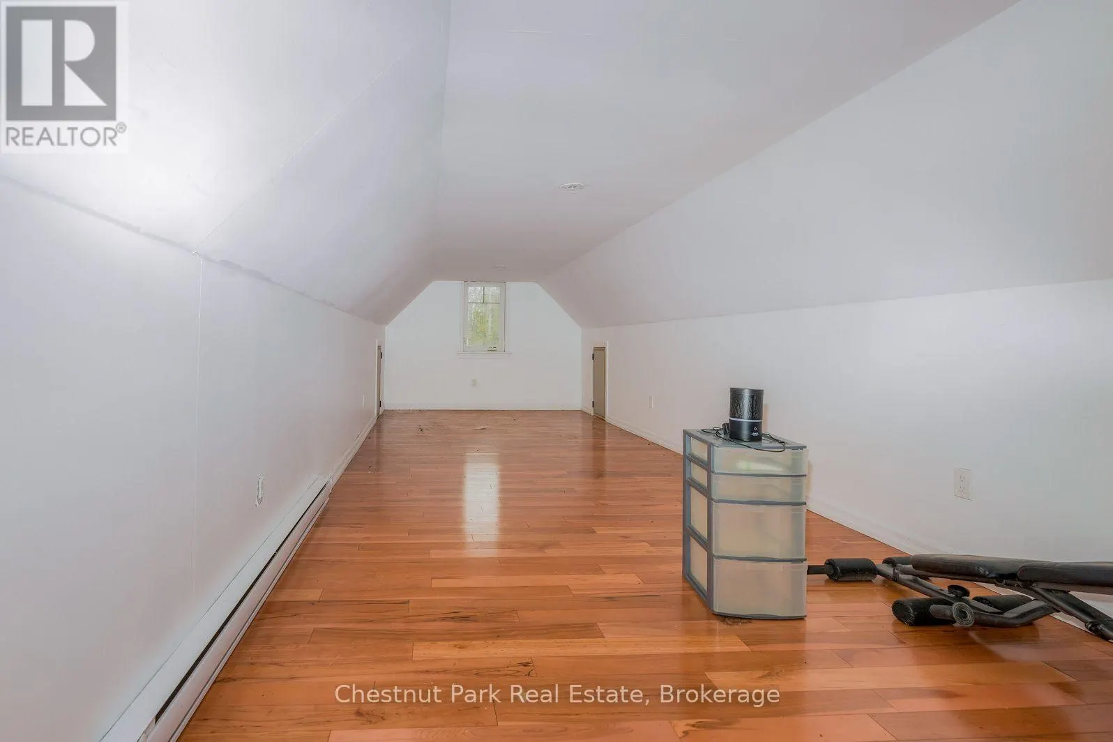 4 PARKSIDE AVENUE