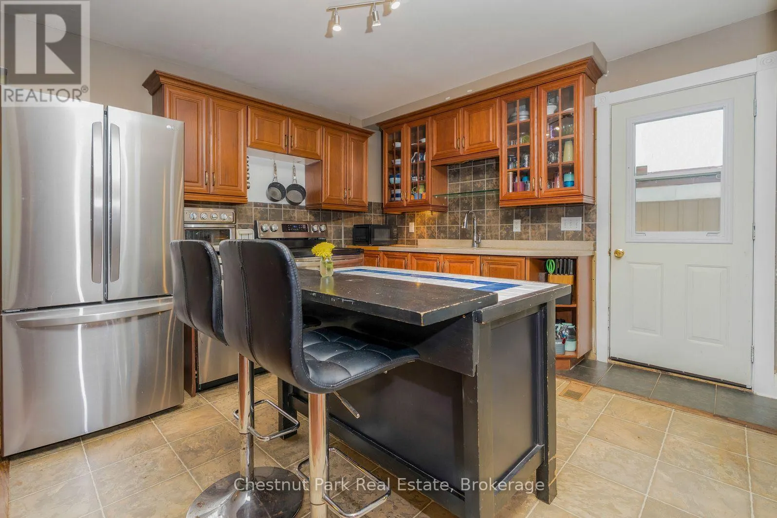4 PARKSIDE AVENUE