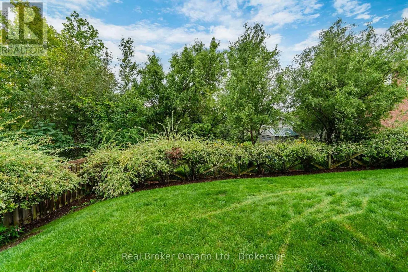 140 SOUTHWINDS CRESCENT