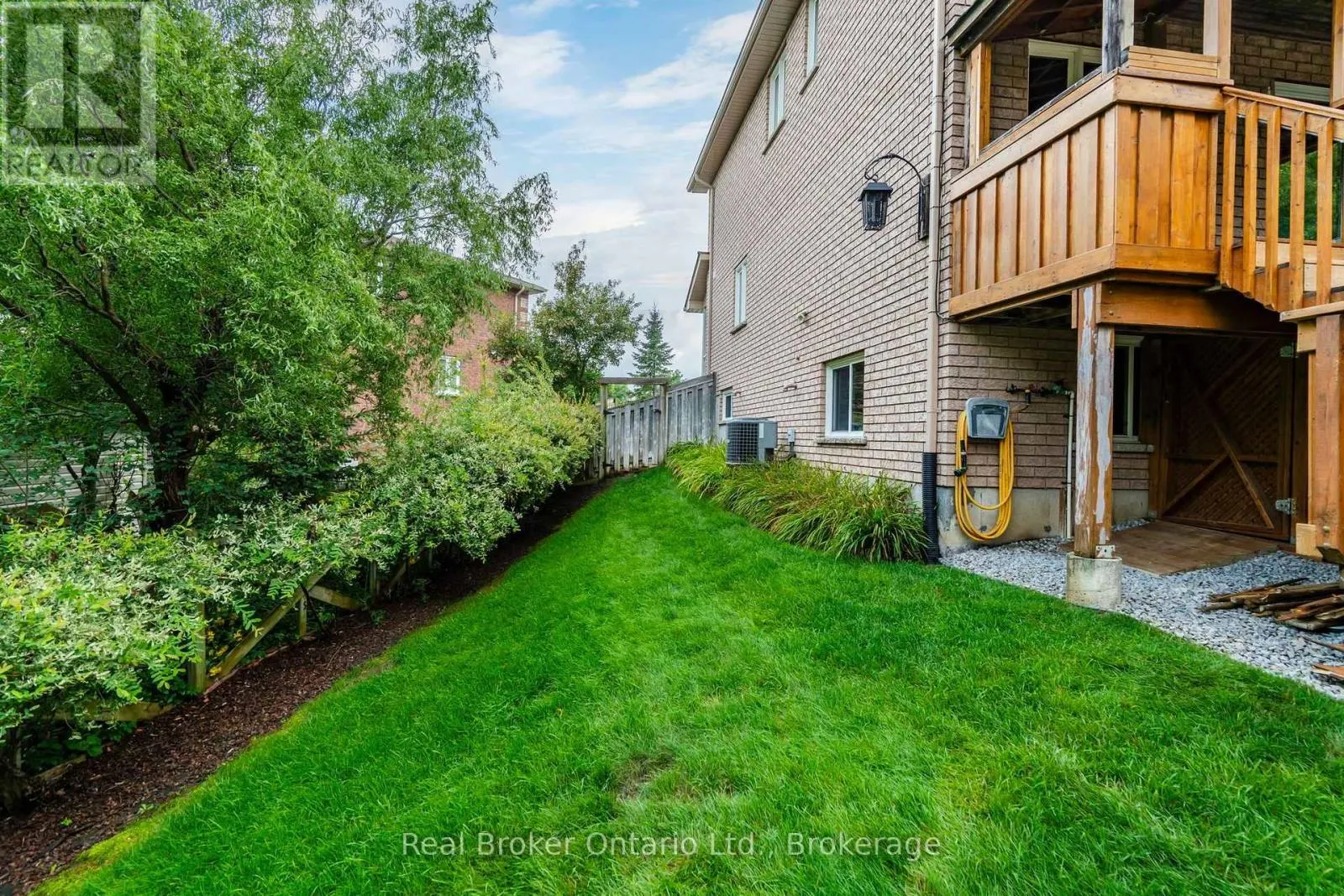 140 SOUTHWINDS CRESCENT