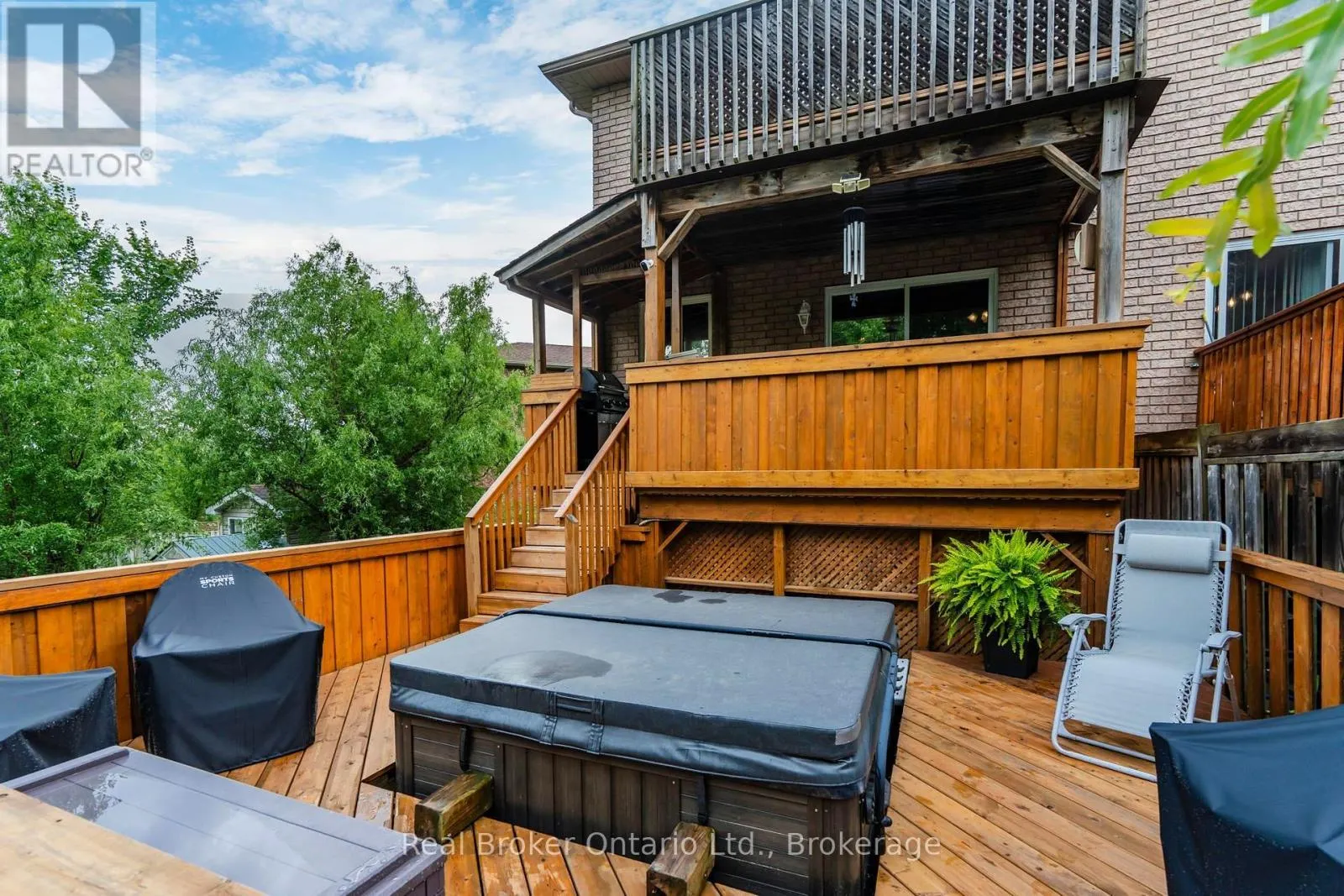 140 SOUTHWINDS CRESCENT