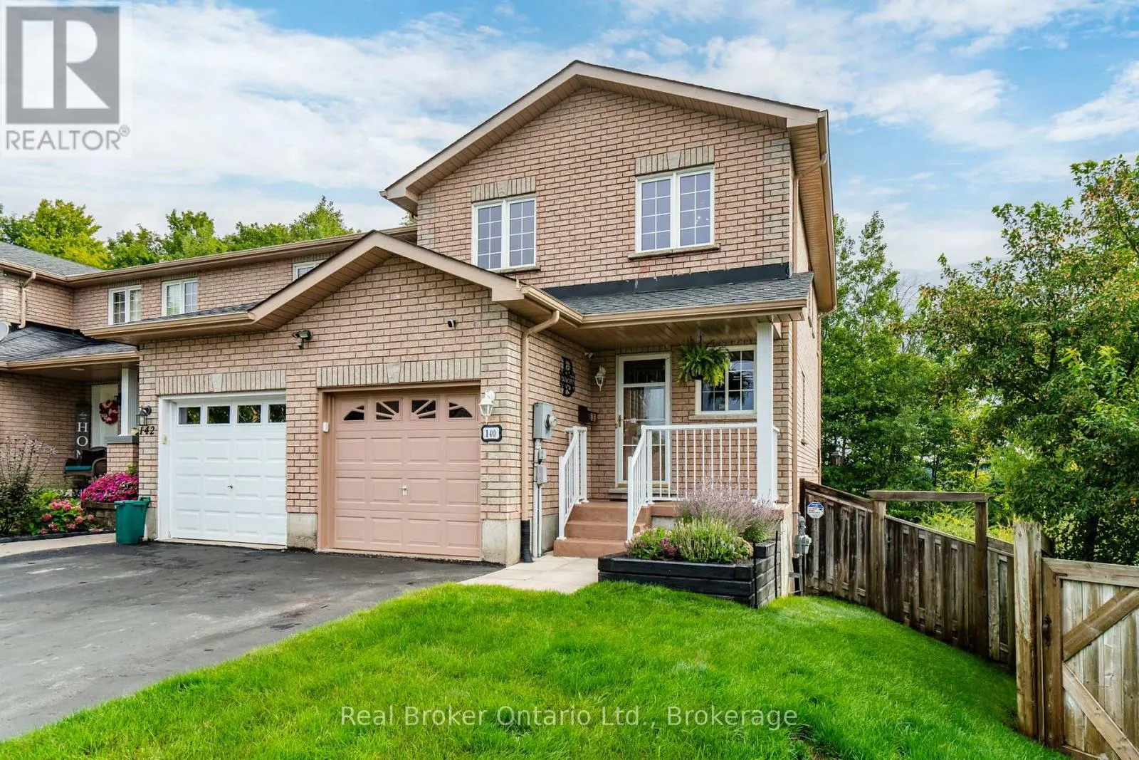 140 SOUTHWINDS CRESCENT