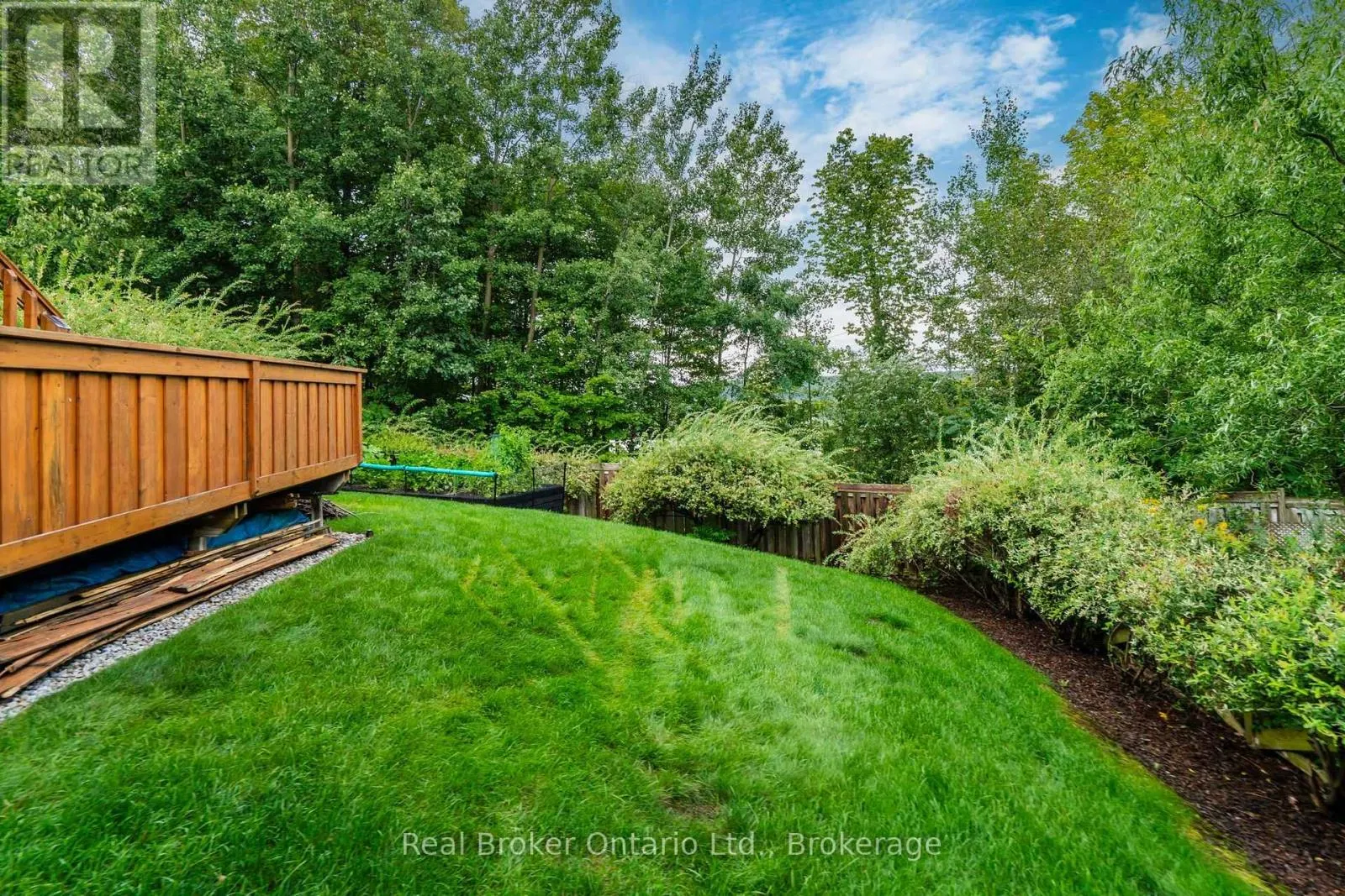 140 SOUTHWINDS CRESCENT