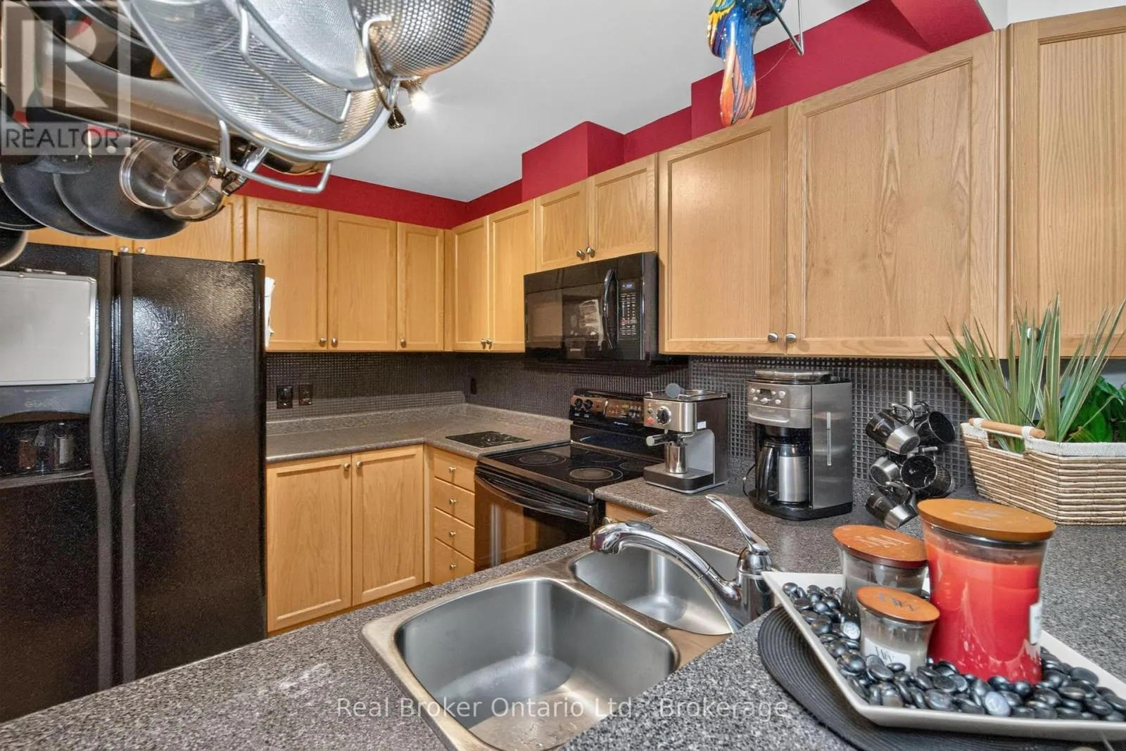 140 SOUTHWINDS CRESCENT