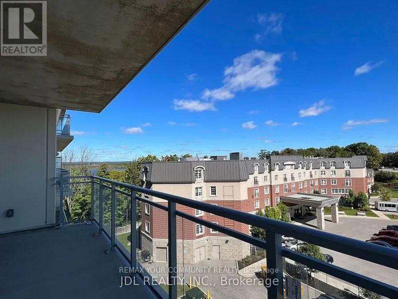 811 - 58 LAKESIDE TERRACE