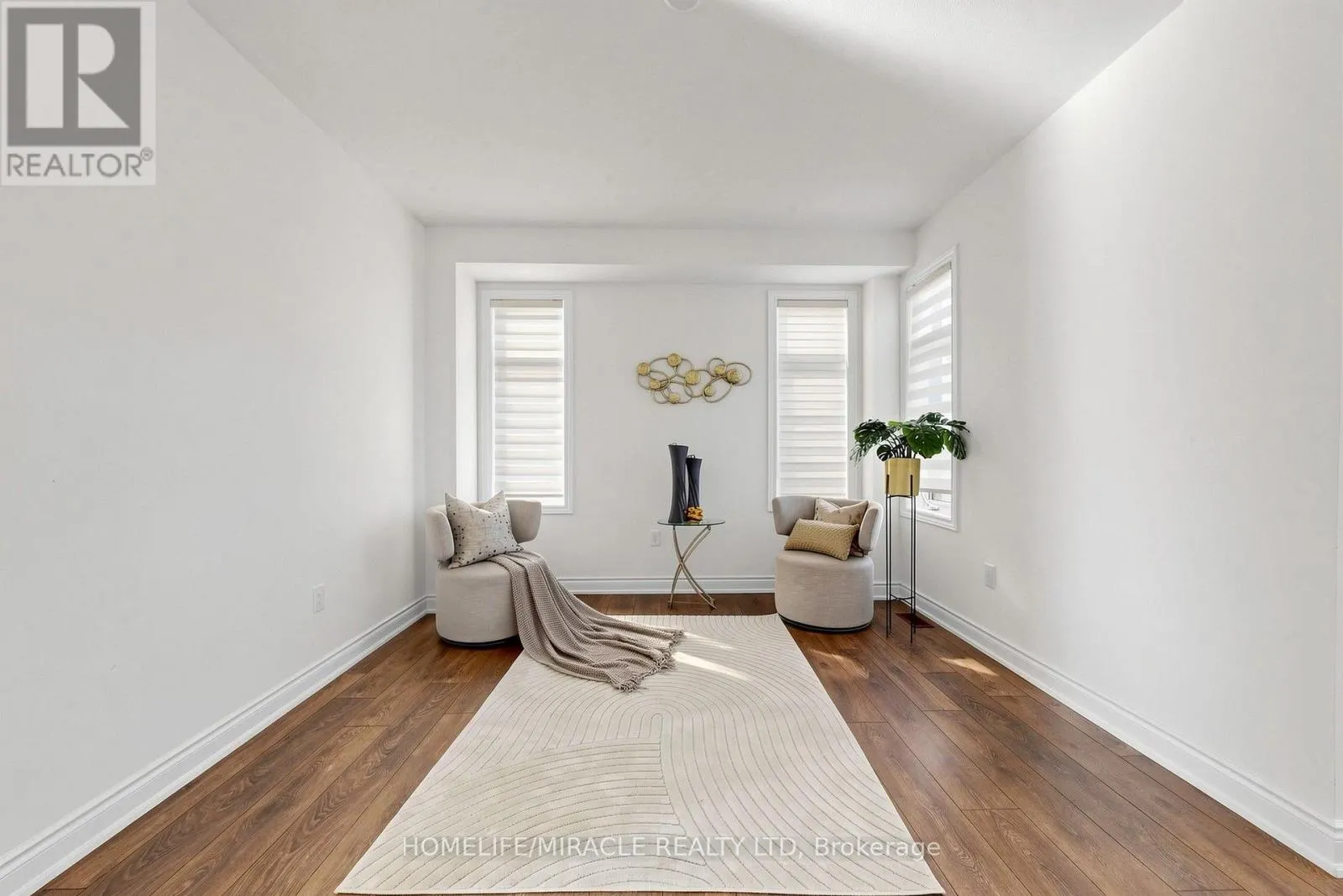 69 SEASON CRESCENT
