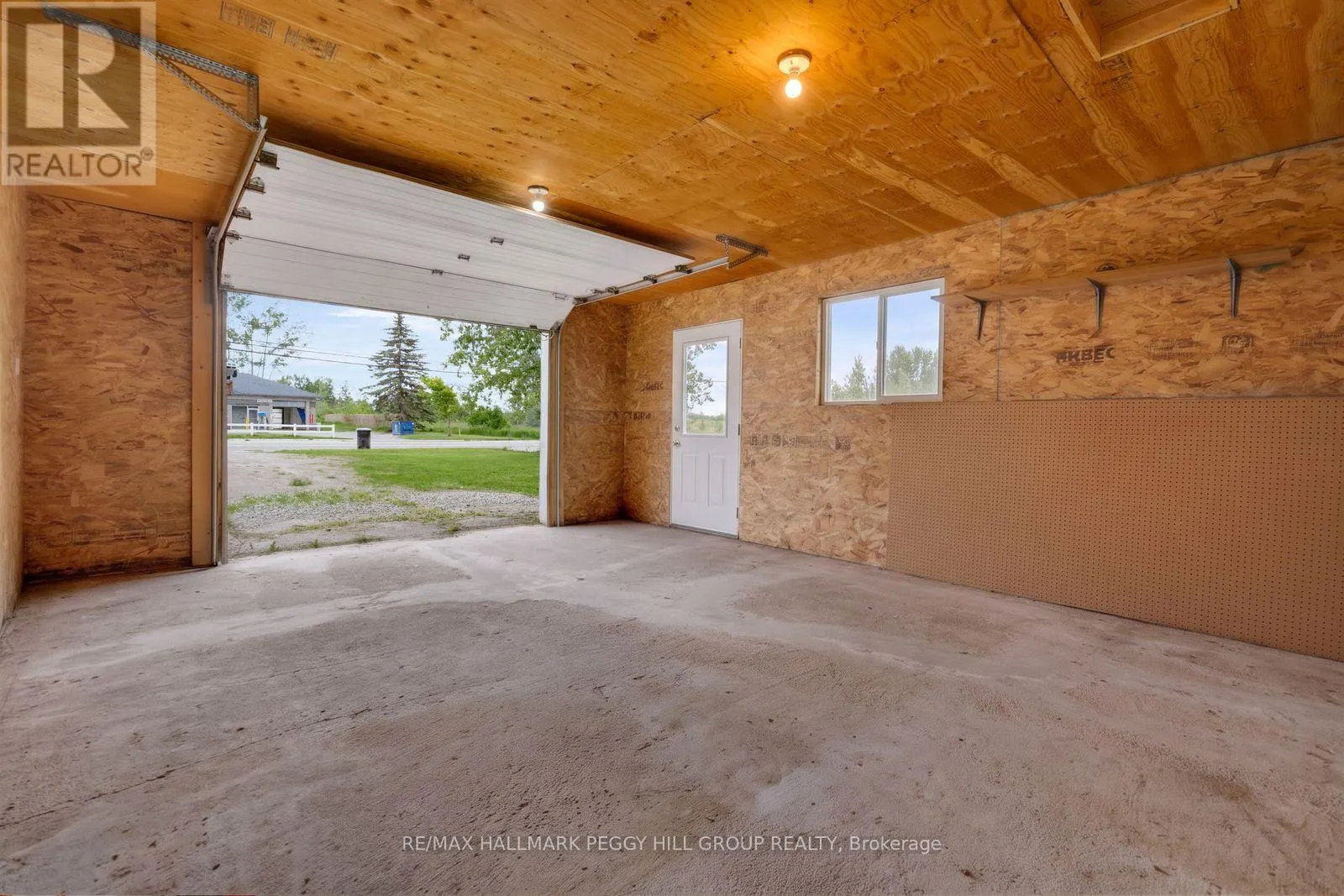 132 QUEEN STREET W
