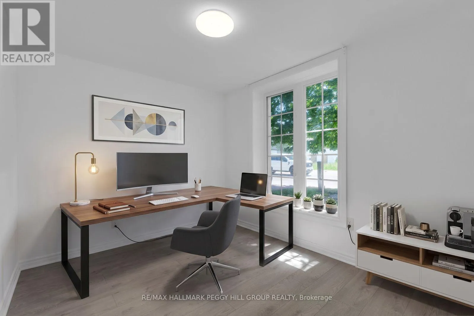 132 QUEEN STREET W