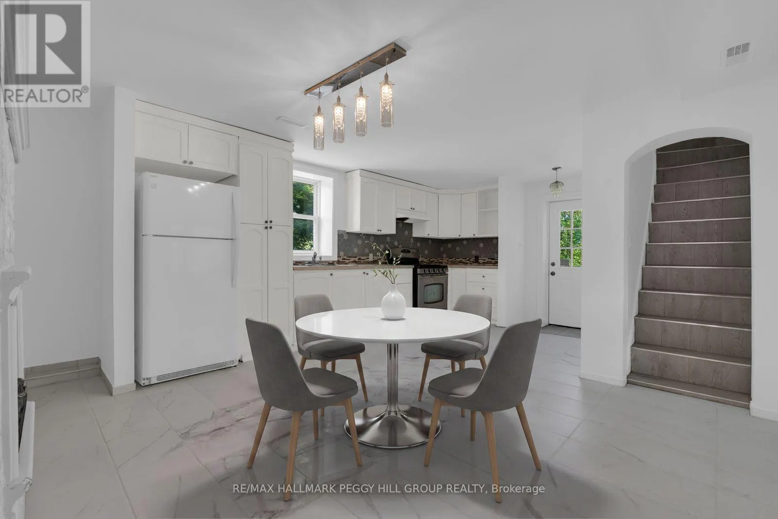 132 QUEEN STREET W