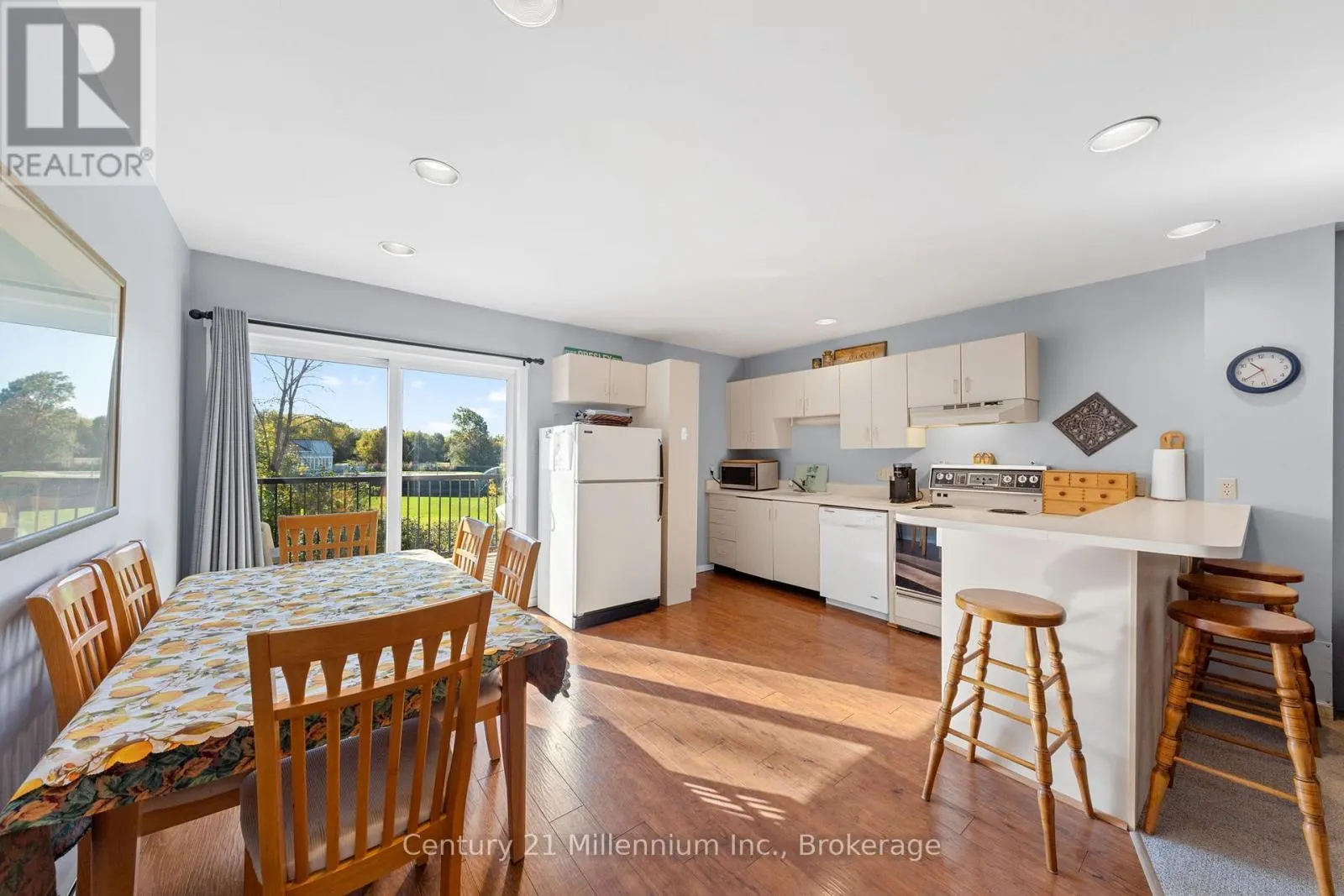 7 - 467 OXBOW CRESCENT #7
