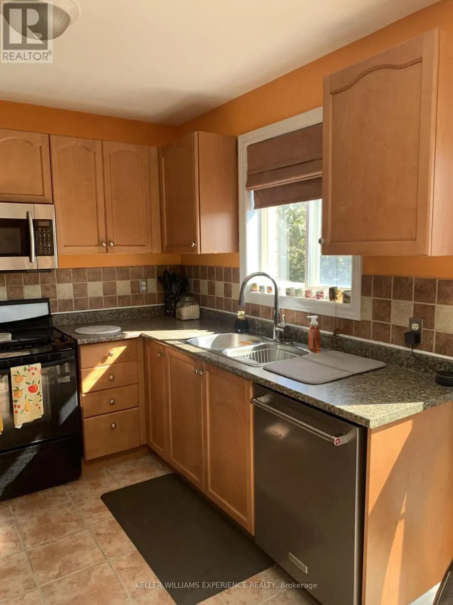 UPPER LEVEL - 59 NICKLAUS DRIVE