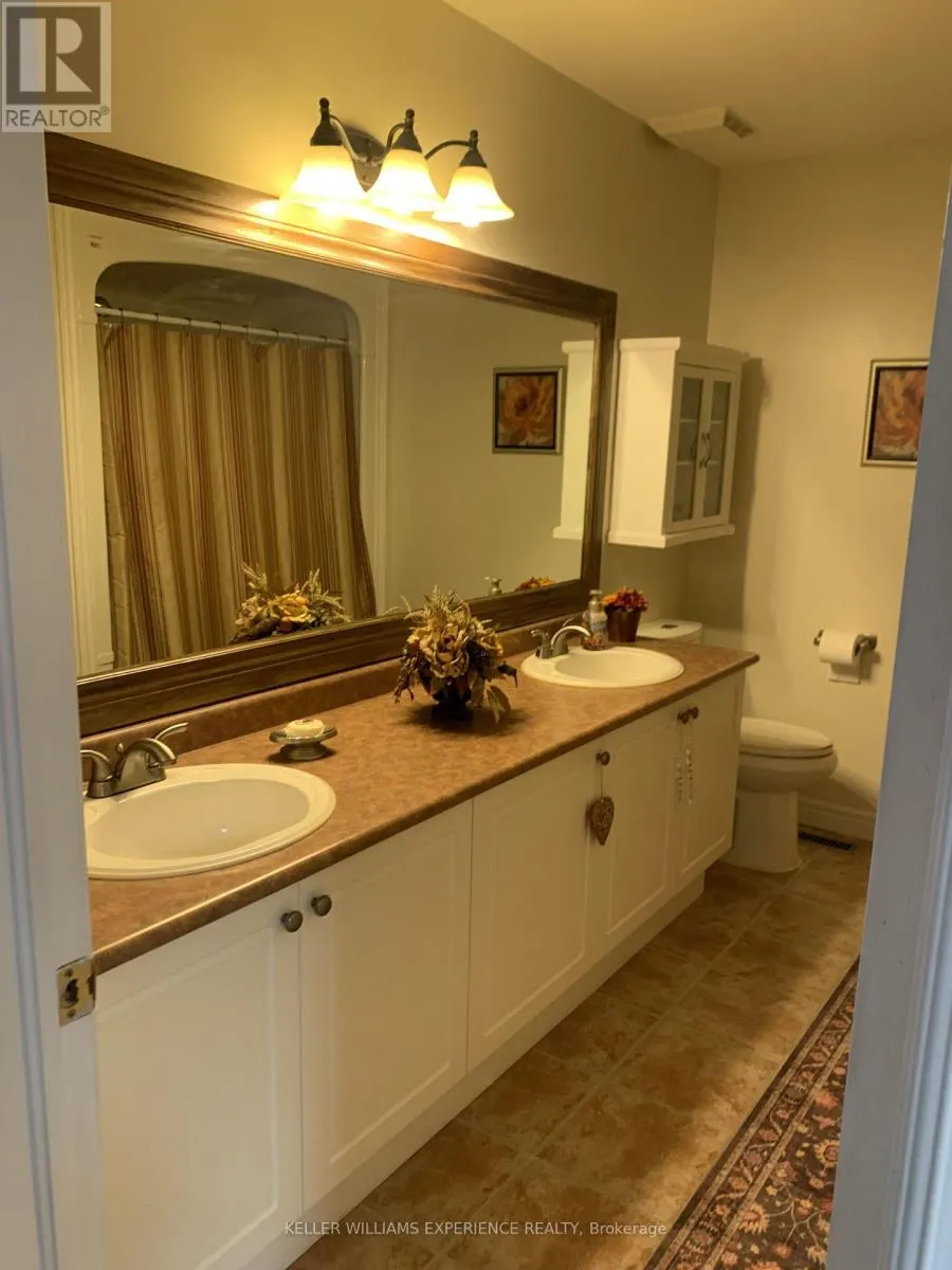 UPPER LEVEL - 59 NICKLAUS DRIVE