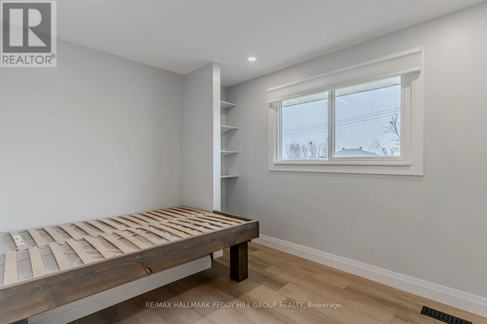 UPPER - 20 OTTAWAY AVENUE