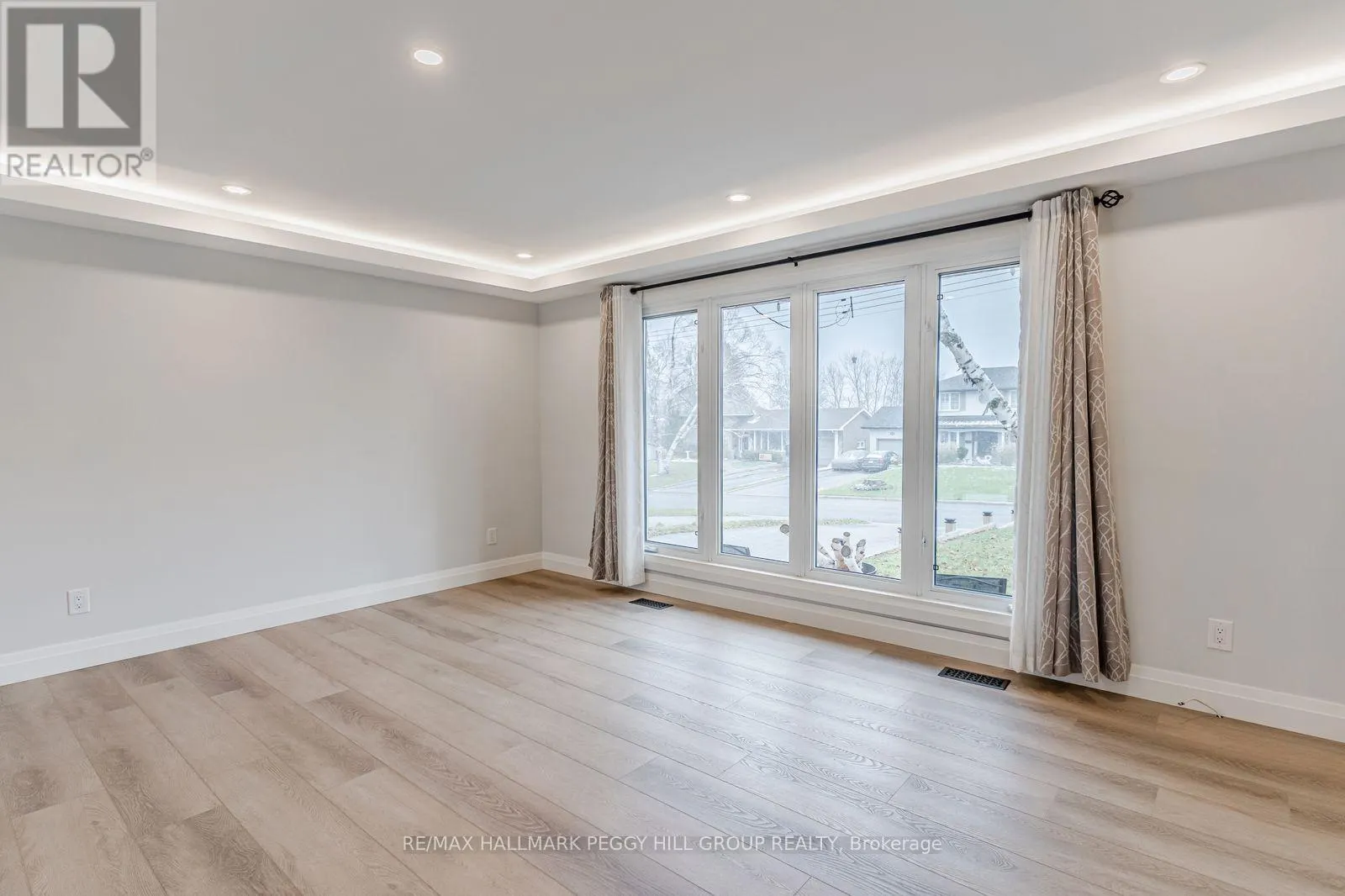 UPPER - 20 OTTAWAY AVENUE