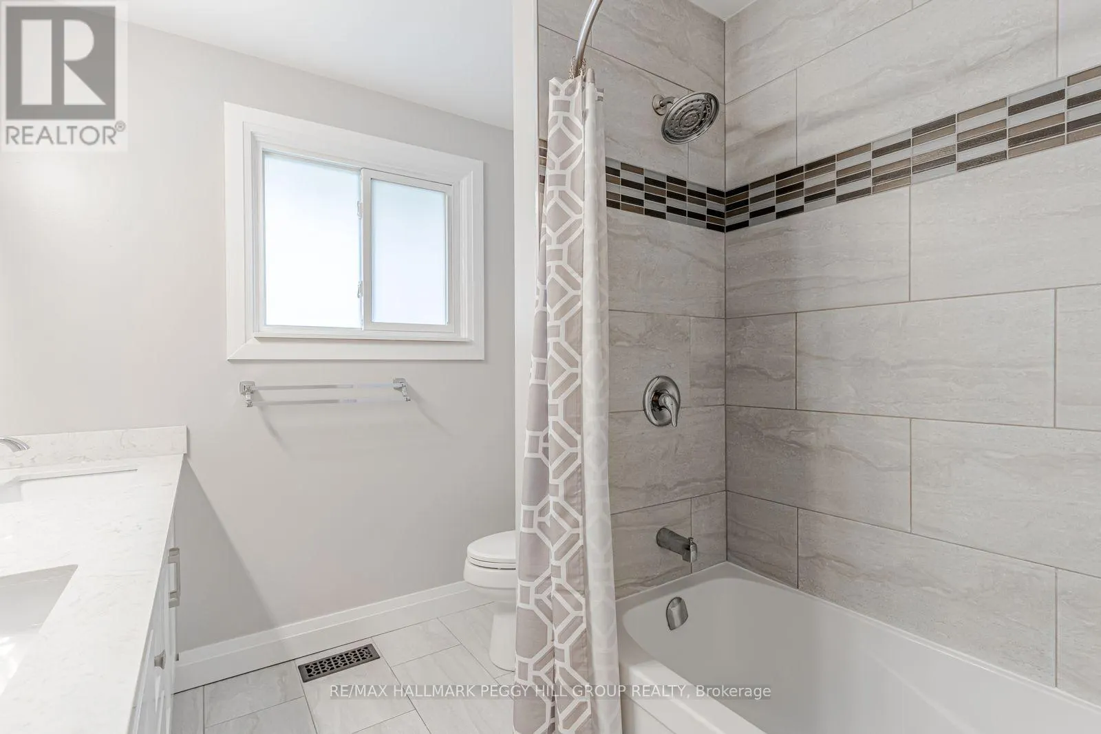 UPPER - 20 OTTAWAY AVENUE