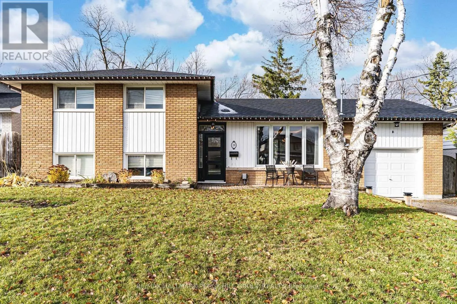 UPPER - 20 OTTAWAY AVENUE