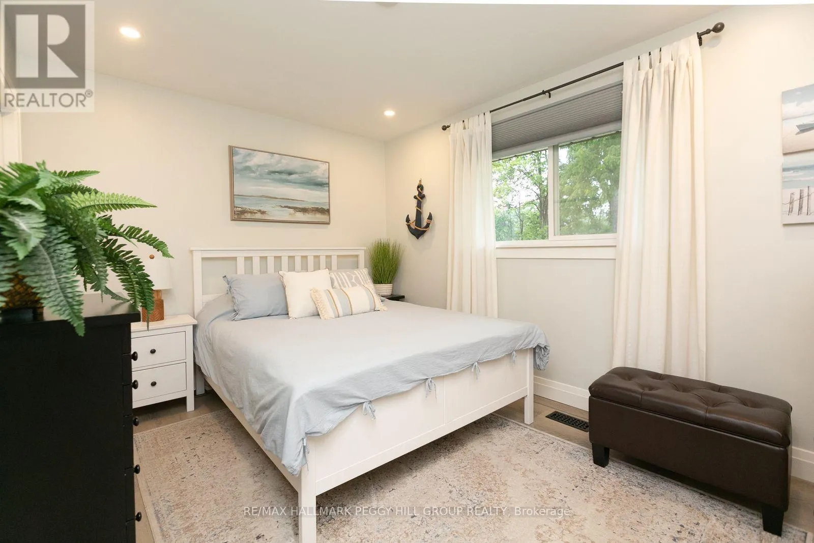 UPPER - 20 OTTAWAY AVENUE