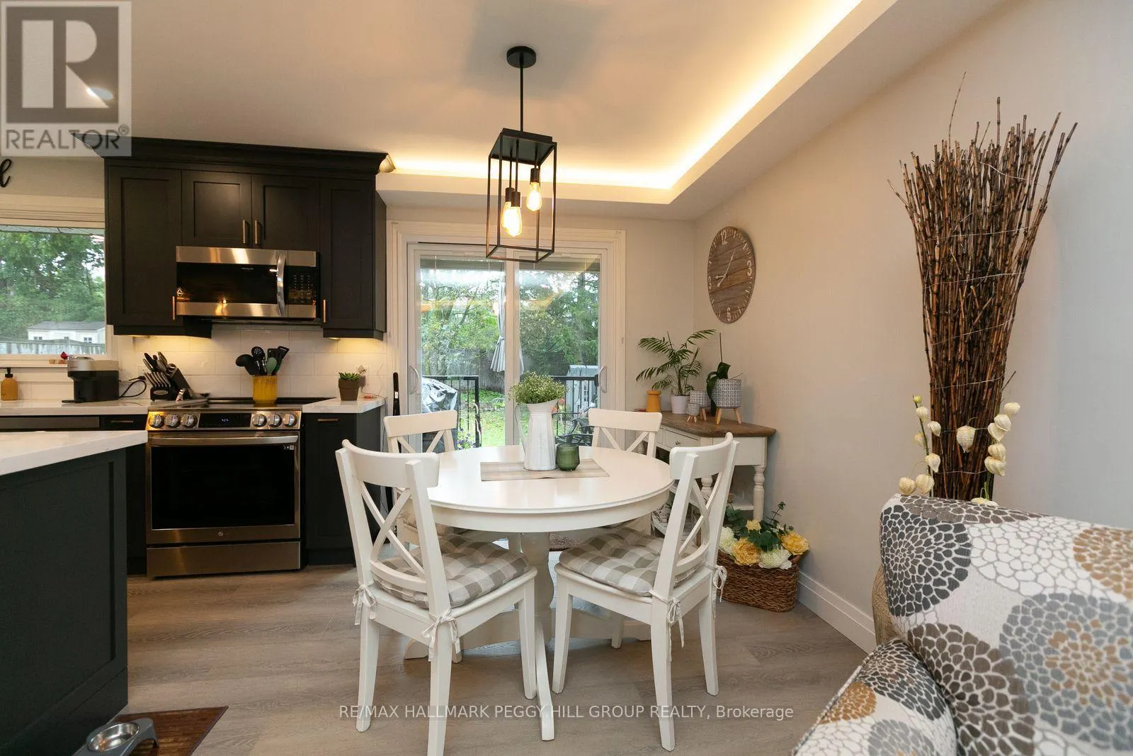 UPPER - 20 OTTAWAY AVENUE