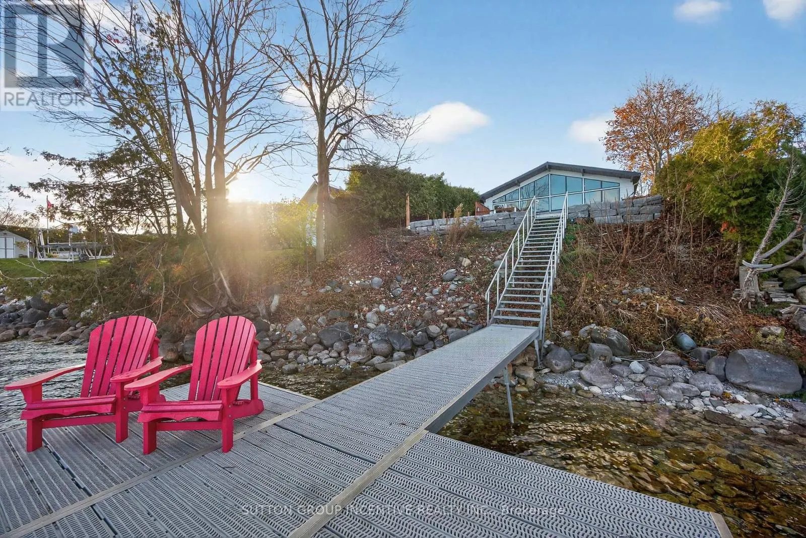 211 MOON POINT DRIVE