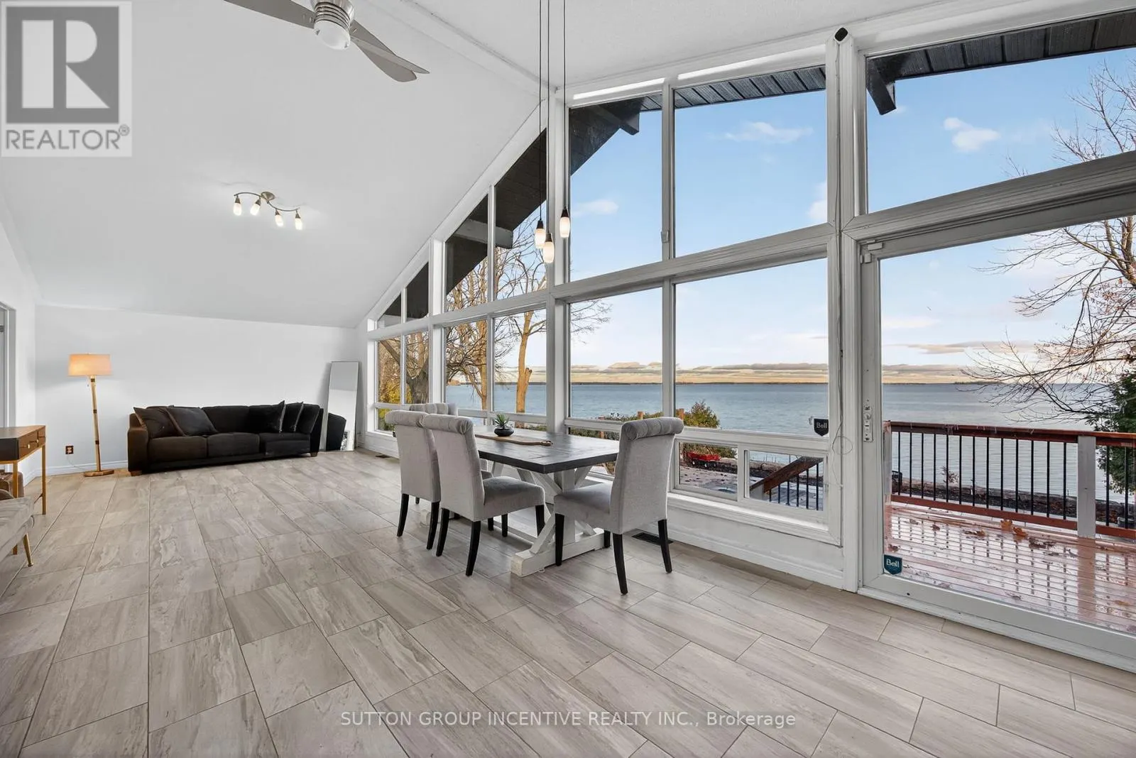 211 MOON POINT DRIVE