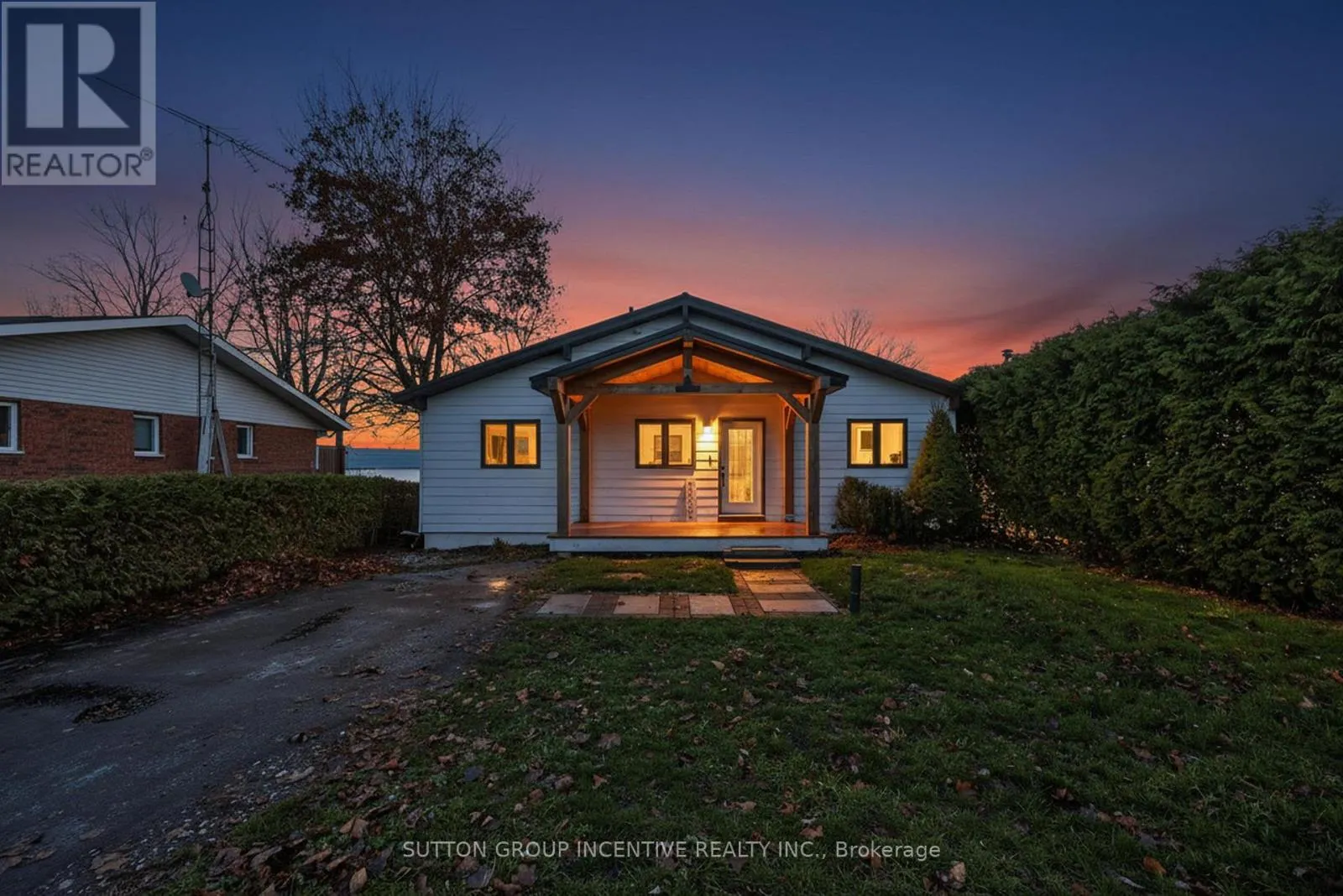 211 MOON POINT DRIVE