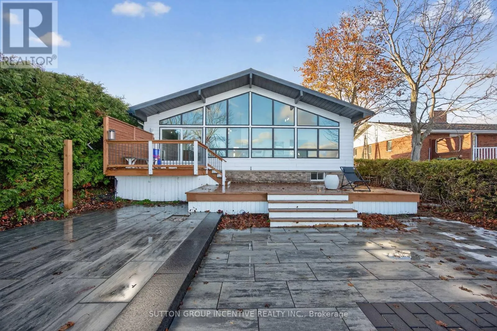 211 MOON POINT DRIVE