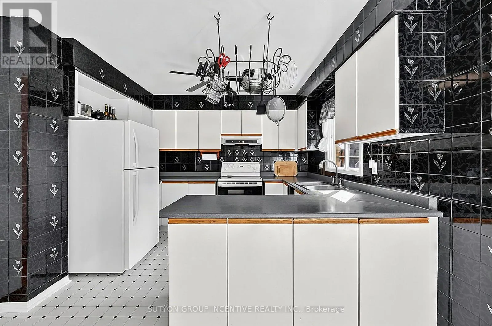38 TRILLIUM CRESCENT