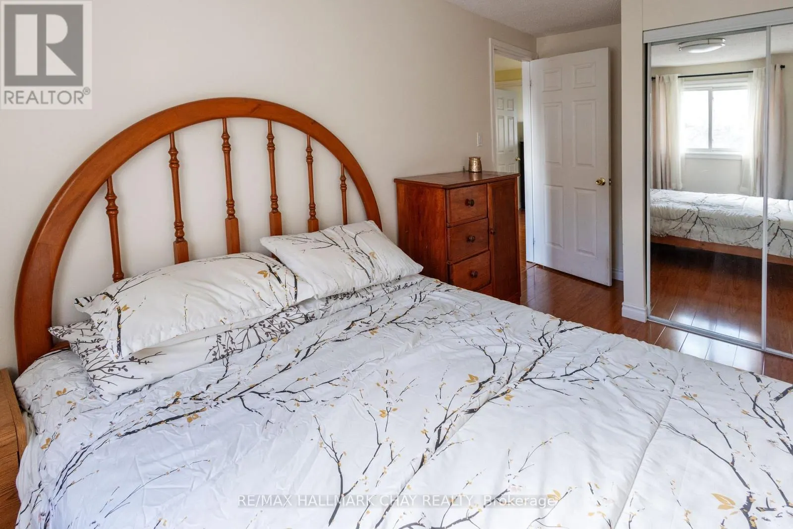 4 - 261 ROSE STREET