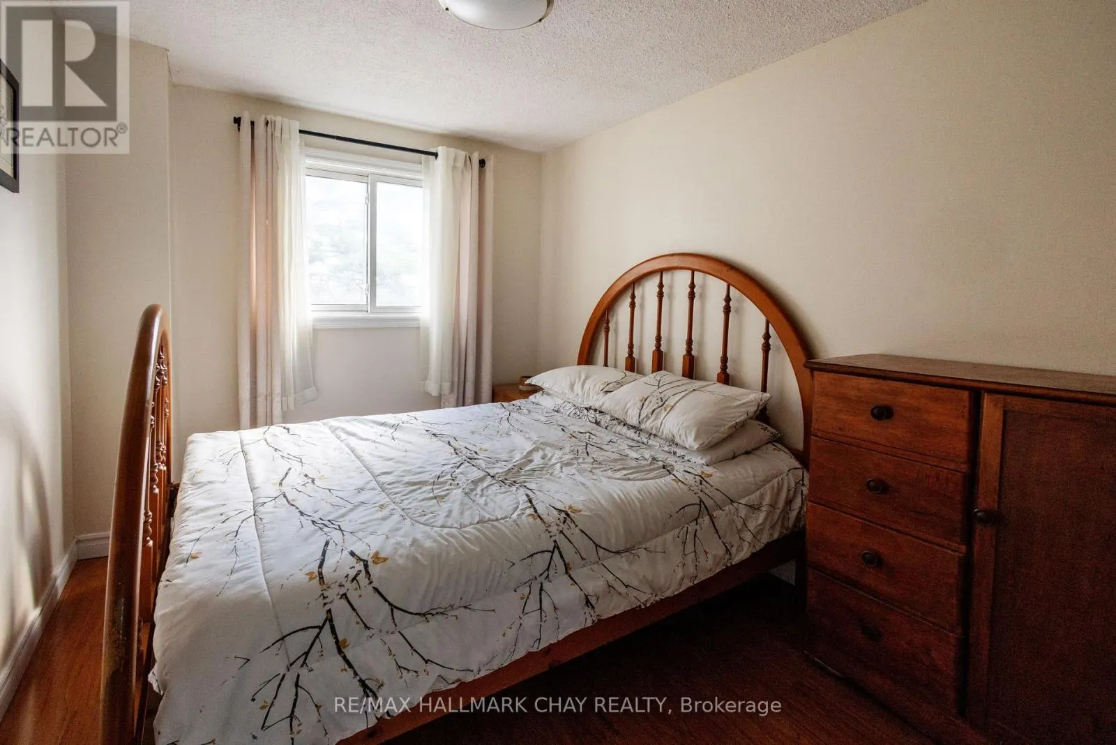 4 - 261 ROSE STREET