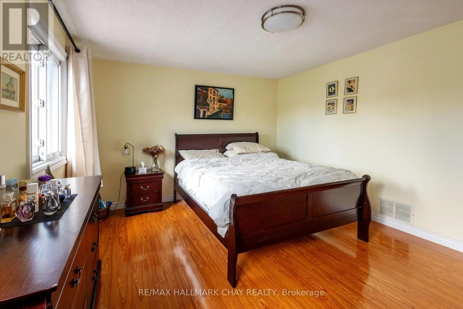 4 - 261 ROSE STREET