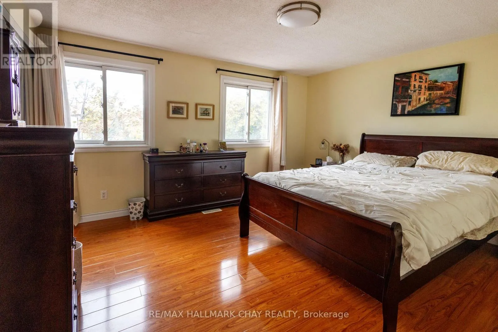 4 - 261 ROSE STREET
