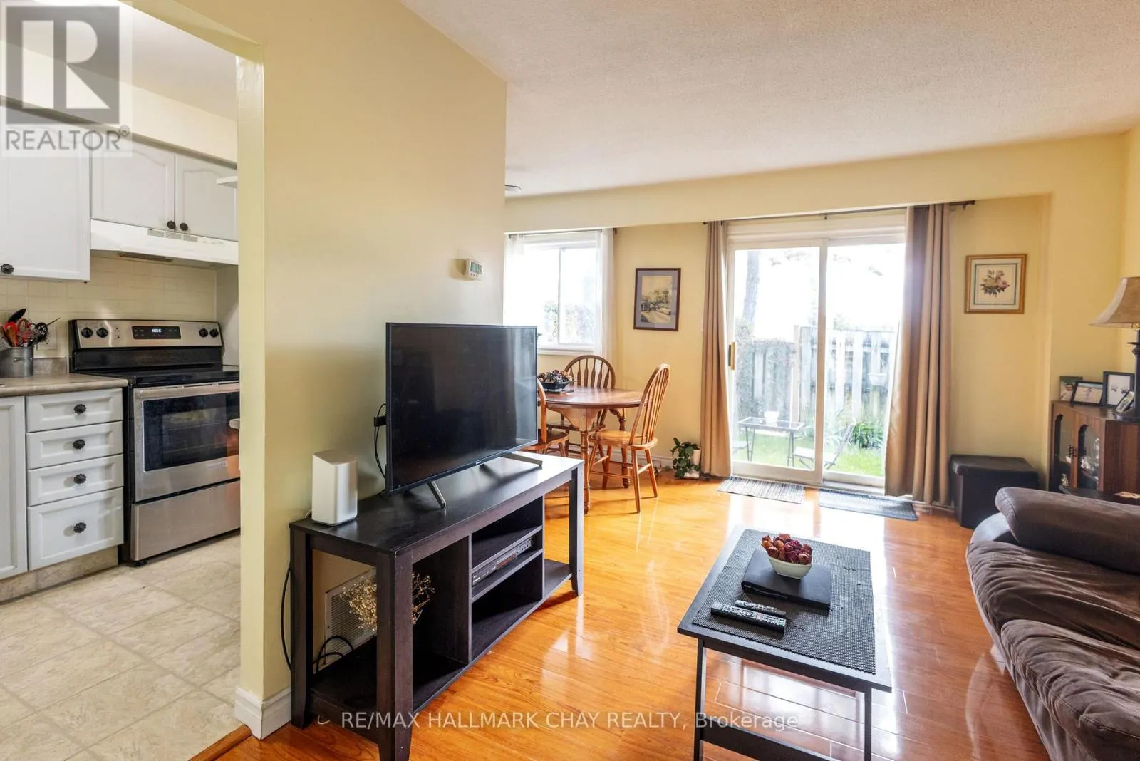 4 - 261 ROSE STREET