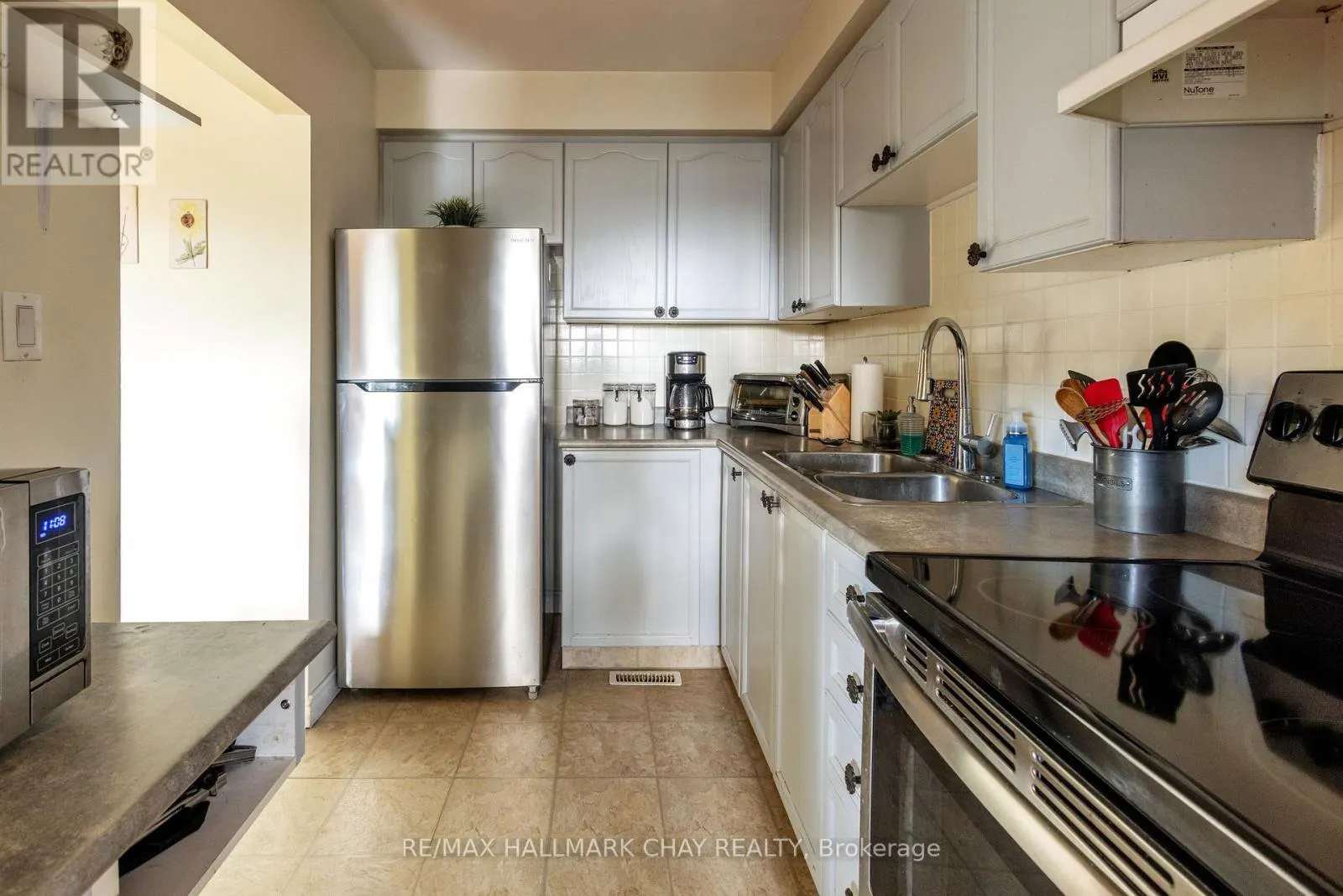 4 - 261 ROSE STREET