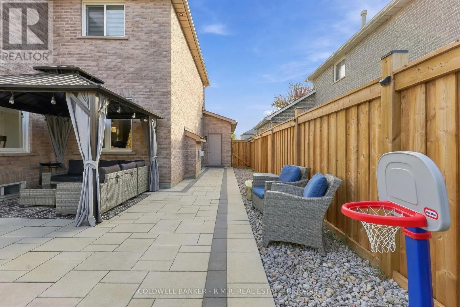 46 HONEY CRESCENT