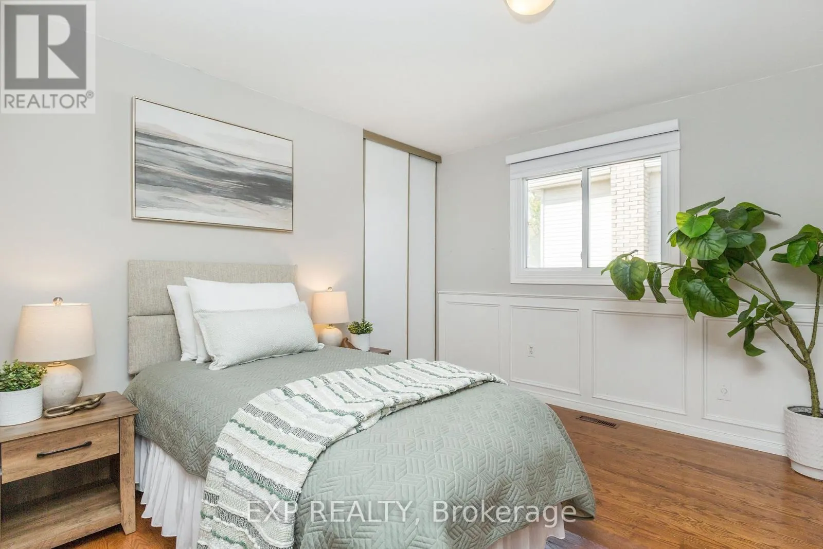12 CRAIG CRESCENT