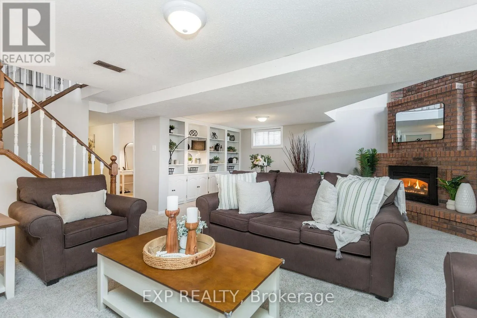 12 CRAIG CRESCENT