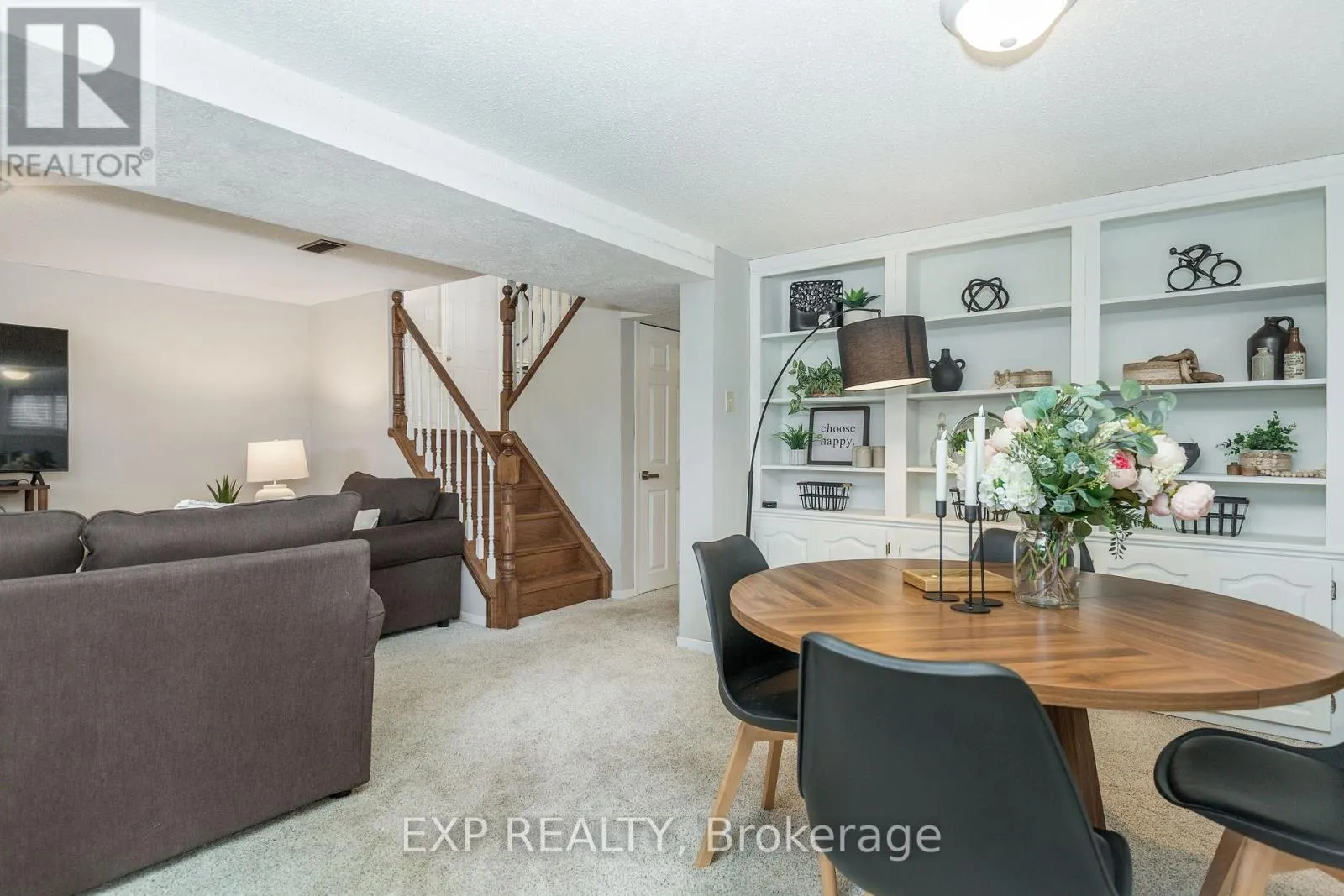 12 CRAIG CRESCENT