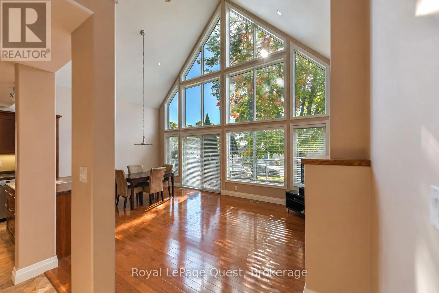 2956 LAKESIDE DRIVE