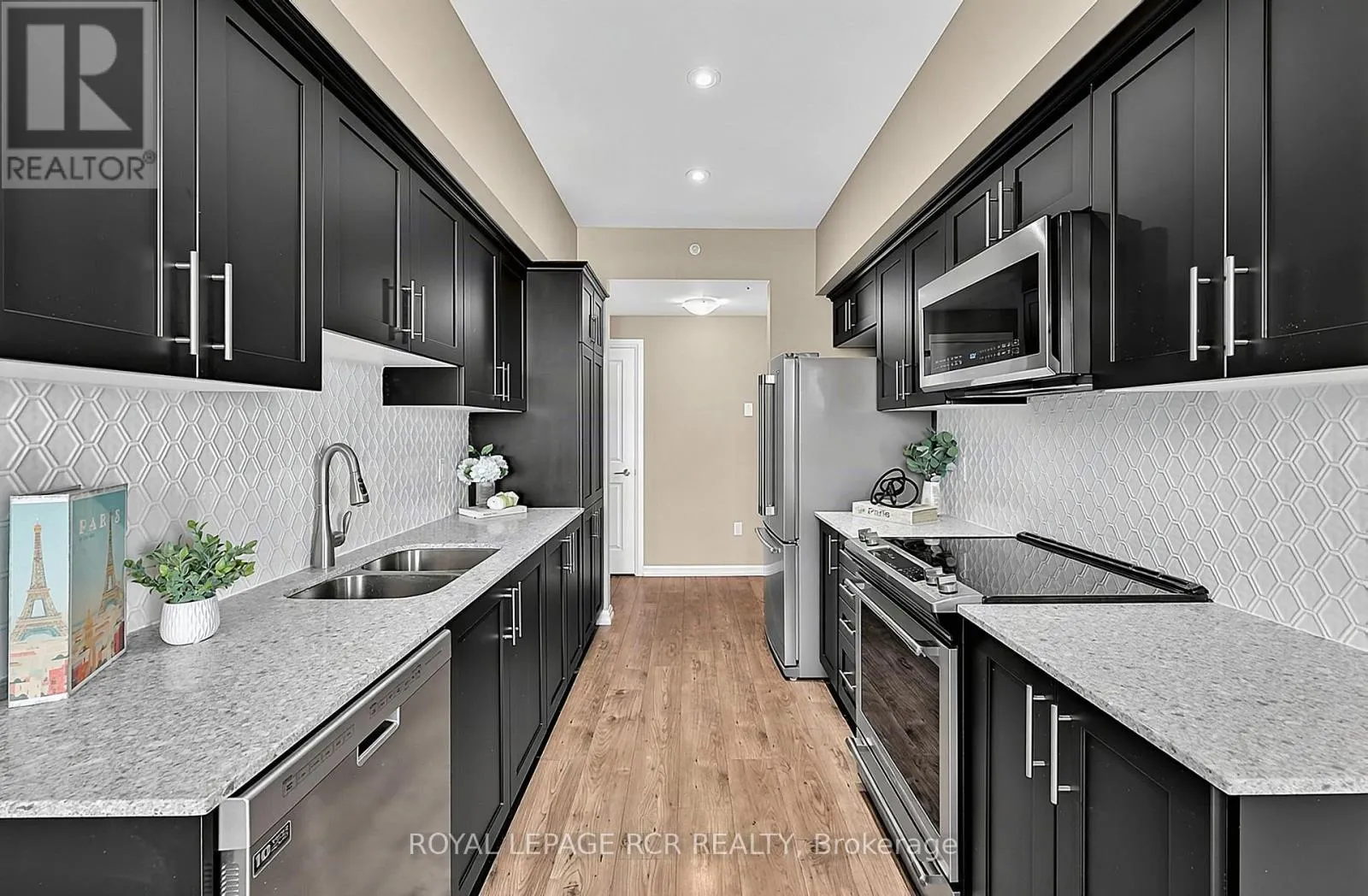 502 - 302 ESSA ROAD