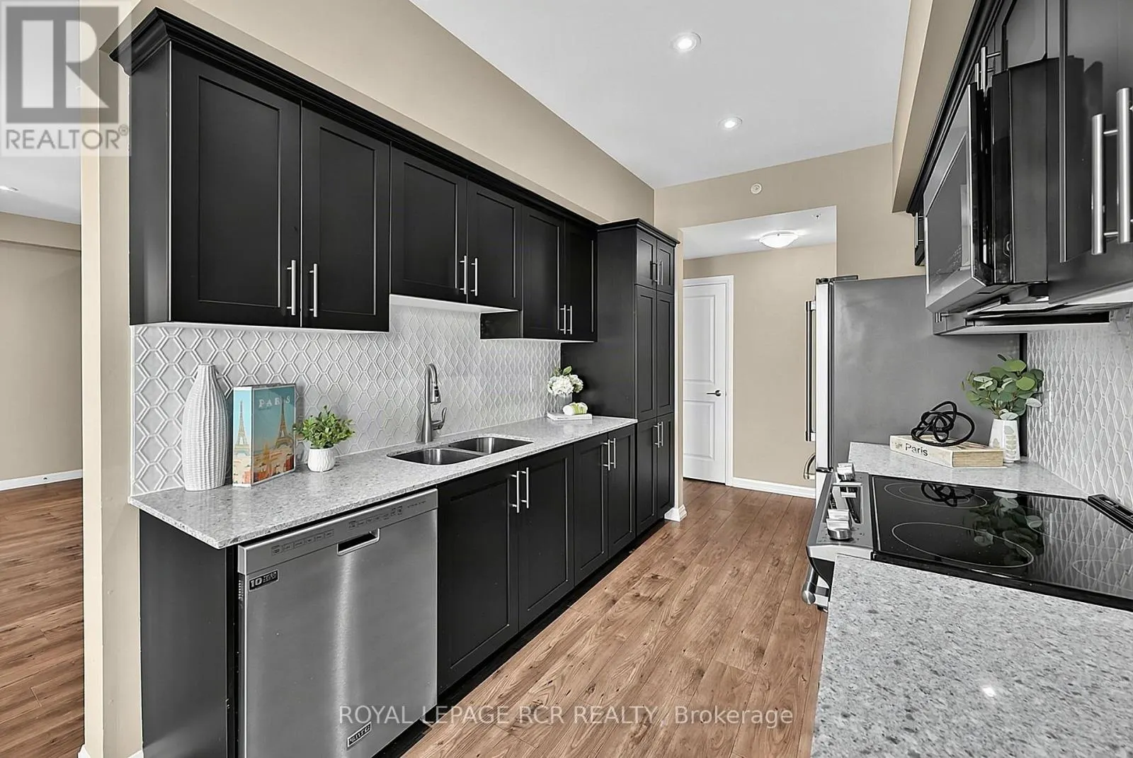 502 - 302 ESSA ROAD
