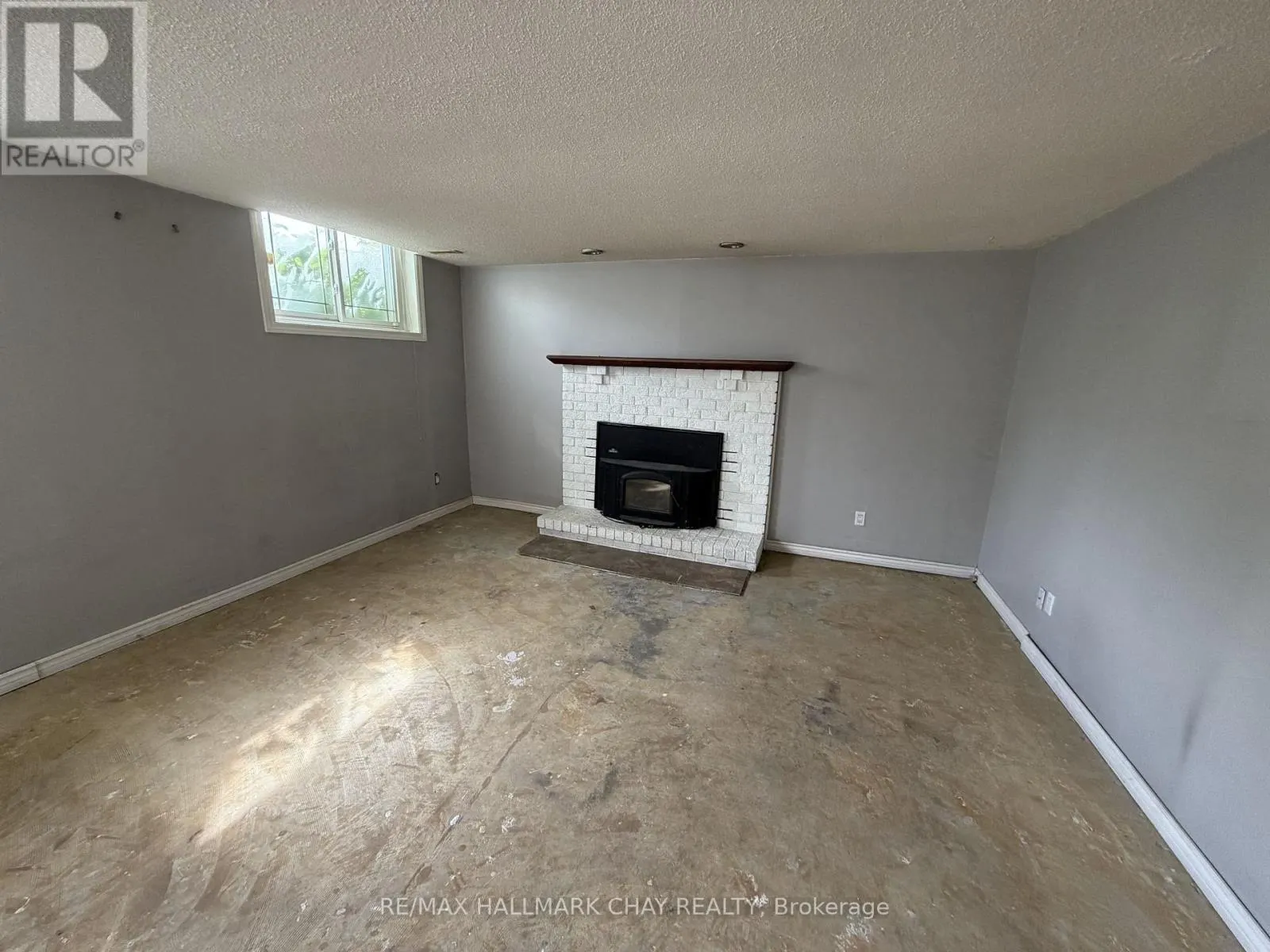 2 BIRCHWOOD DRIVE