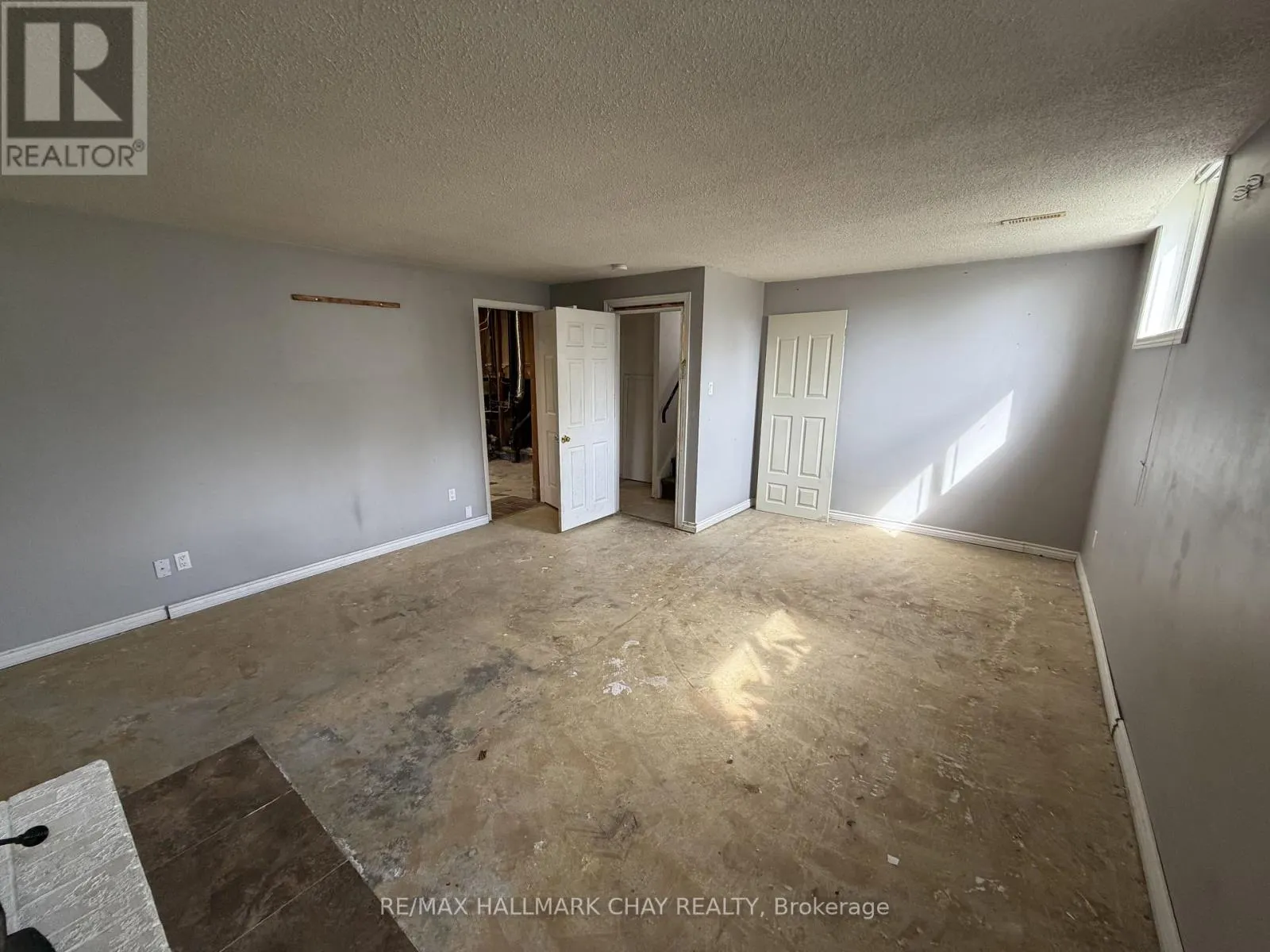2 BIRCHWOOD DRIVE