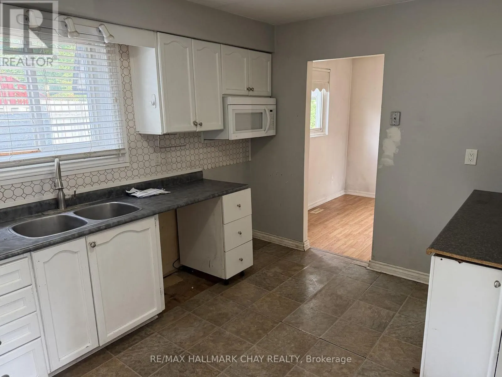 2 BIRCHWOOD DRIVE