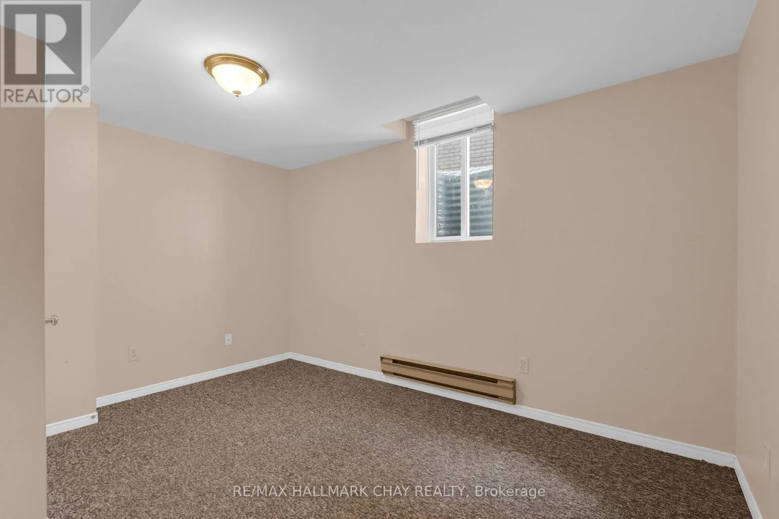 35 GRASETT CRESCENT