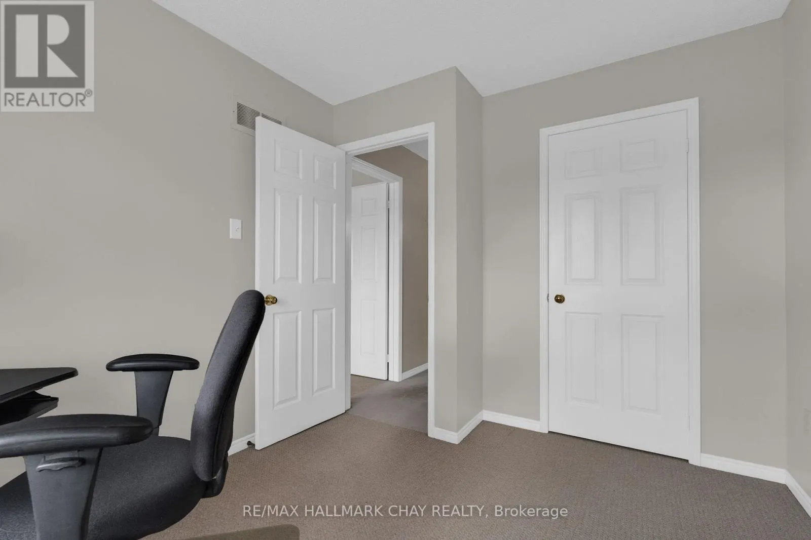 35 GRASETT CRESCENT