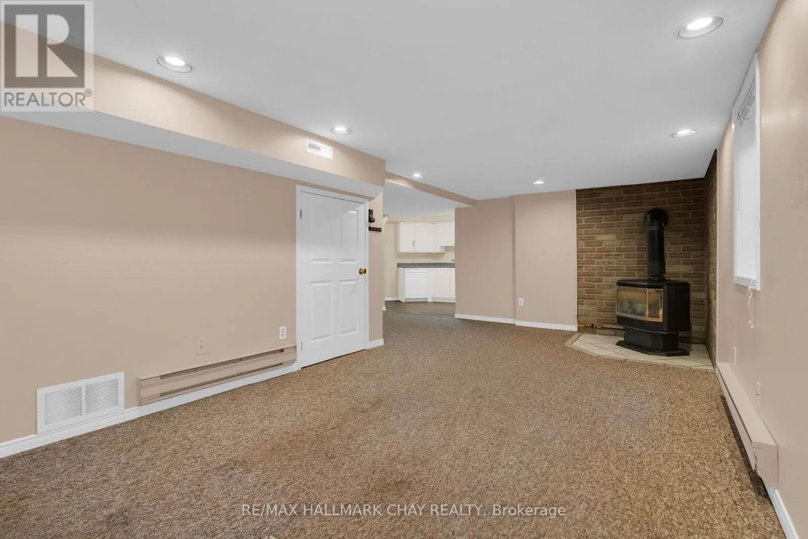 35 GRASETT CRESCENT