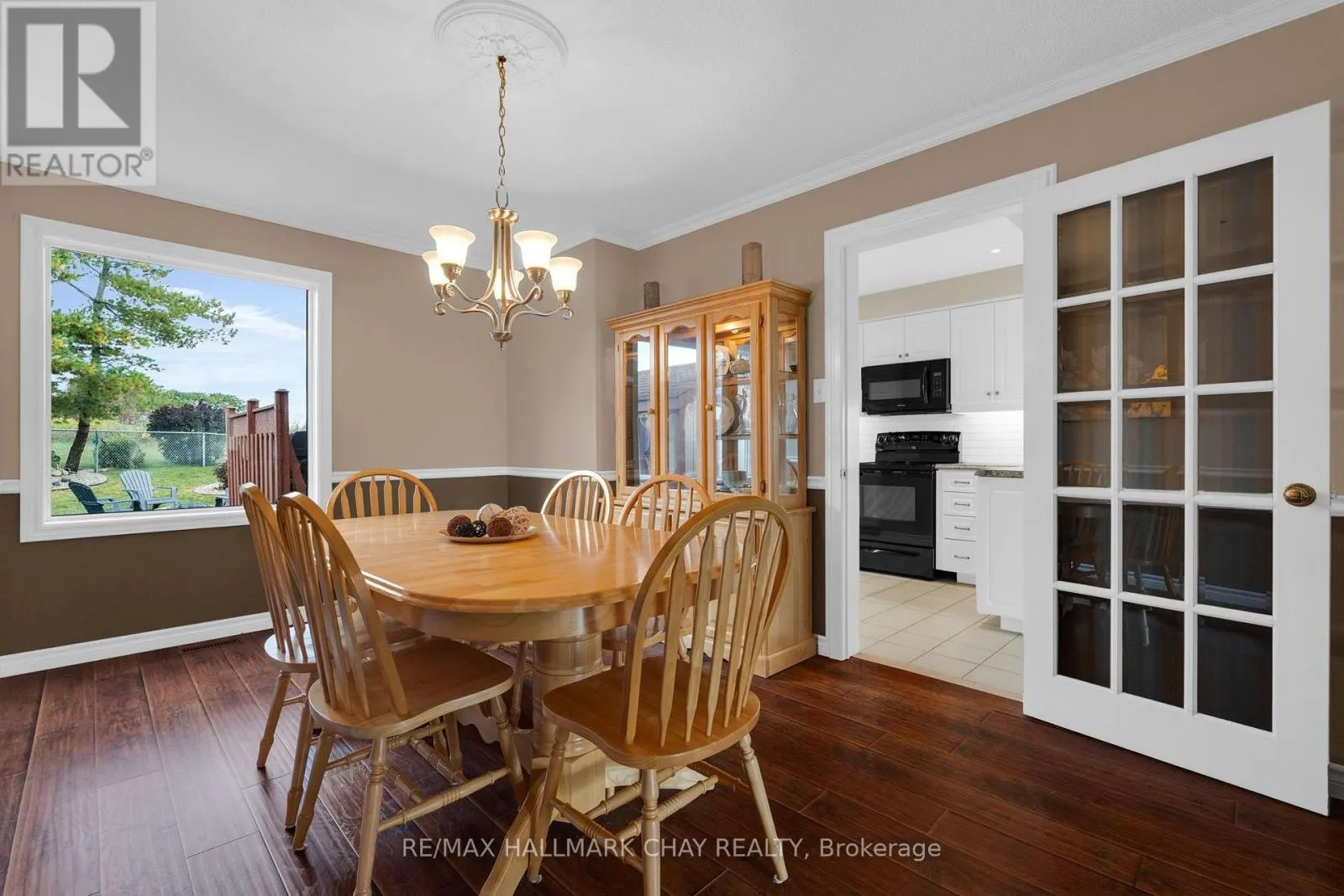 35 GRASETT CRESCENT